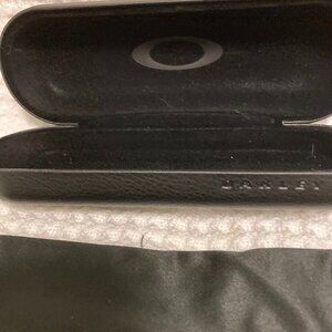 OAKLEY EYEGLASS CASE AND CLOTH BAG